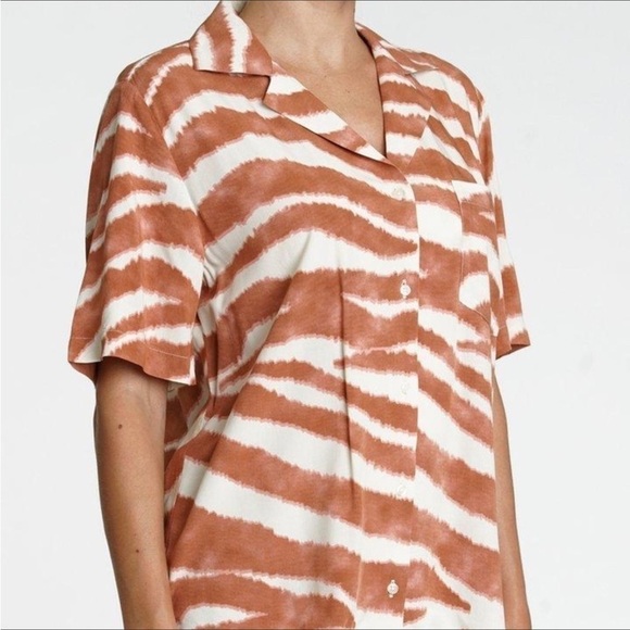 Pistola Women’s Lucy Pajama Top Zebra Print Burnt Orange Button Down Size M - Picture 1 of 10